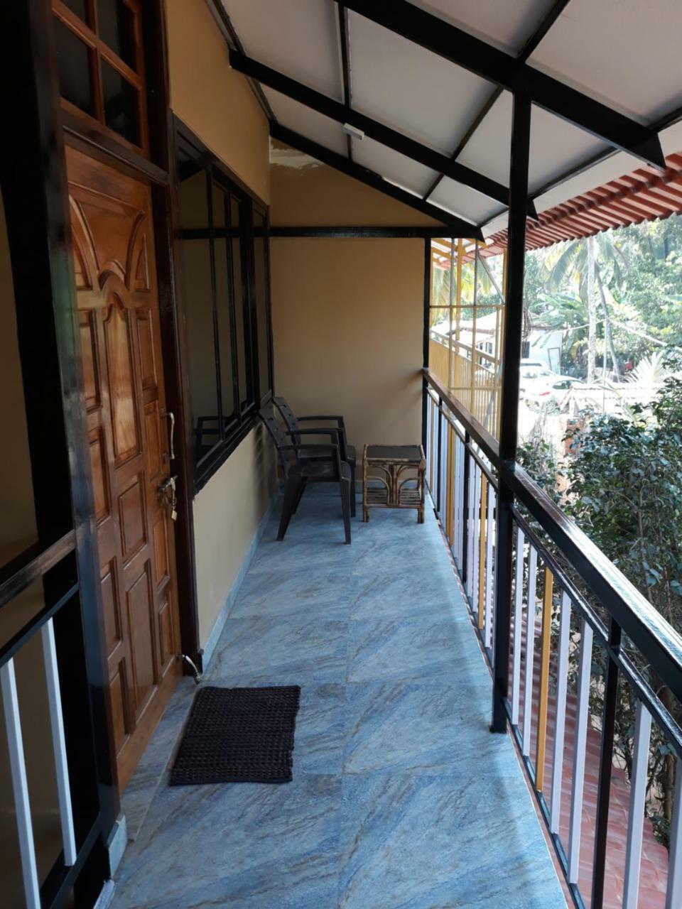 Shawn'S The Morjim Enclave Hotel Buitenkant foto